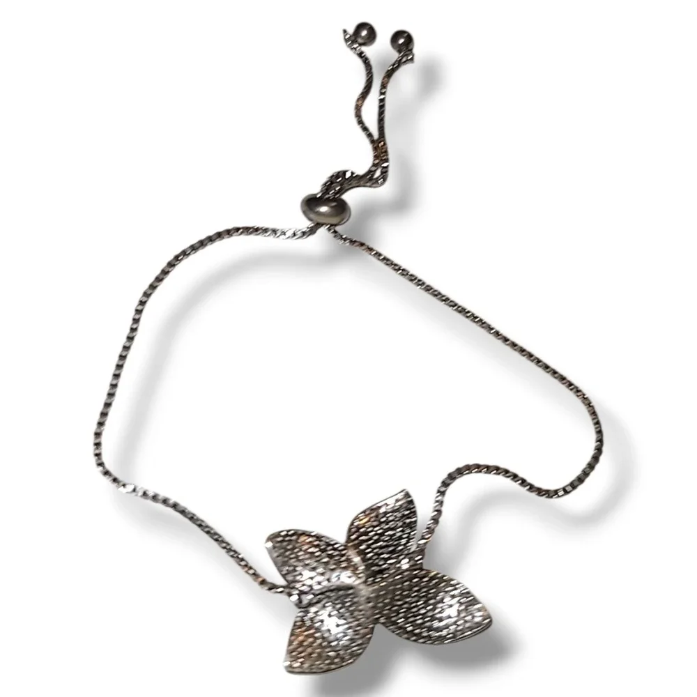 18K White Gold Plated Flower‎ Charm Bolo Bracelet made w Swarovski Crystal Stone